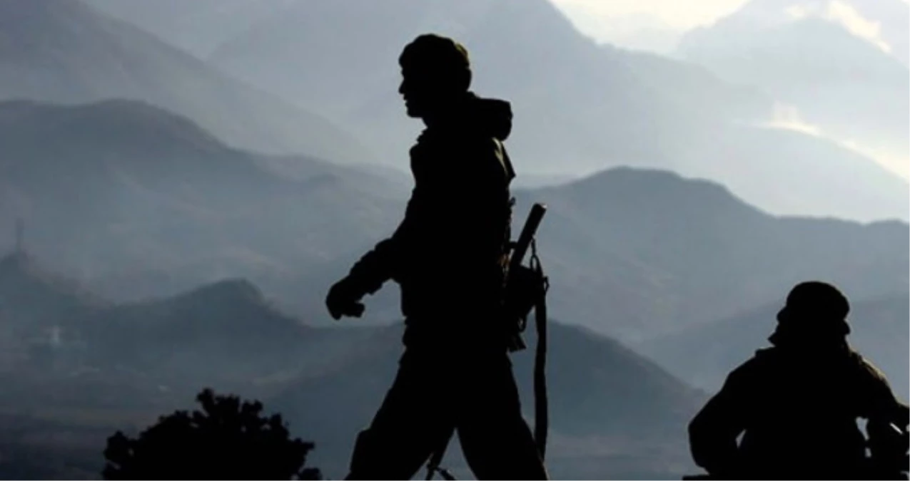 PKK, Yol Kontrolü Yapan Güvenlik Güçlerine Saldırdı, Korucu Şehit Oldu