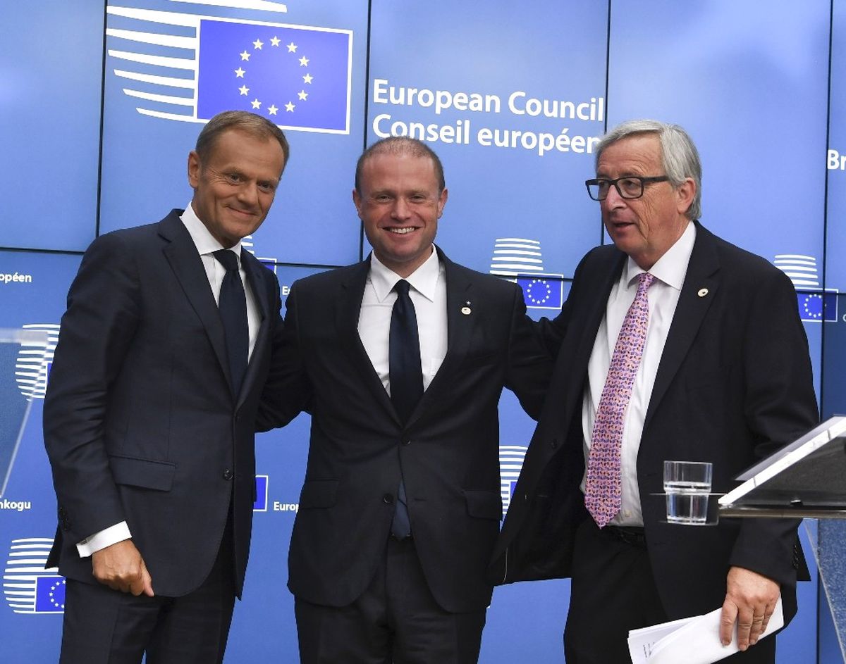 AB Konseyi Başkanı Tusk: "Brexit\'ten Sonra AB ve İngiltere Vatandaşlarının Haklarını Korumak...