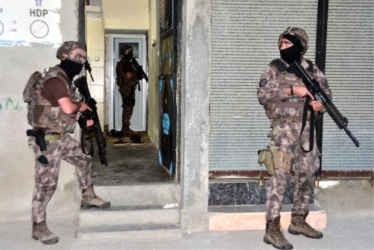 Adana\'da Pkk/kck Operasyonu: 31 Gözaltı