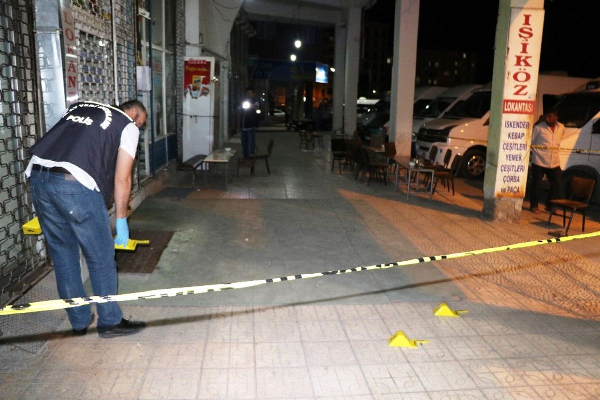 Çay Ocağında Silahlı ve Bıçaklı Kavga: 5 Yaralı