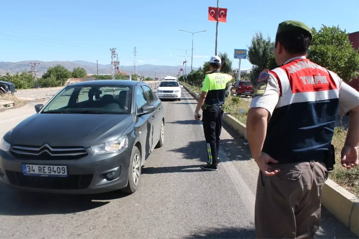 Elazığ\'da Bayram Öncesi Trafik Uygulaması