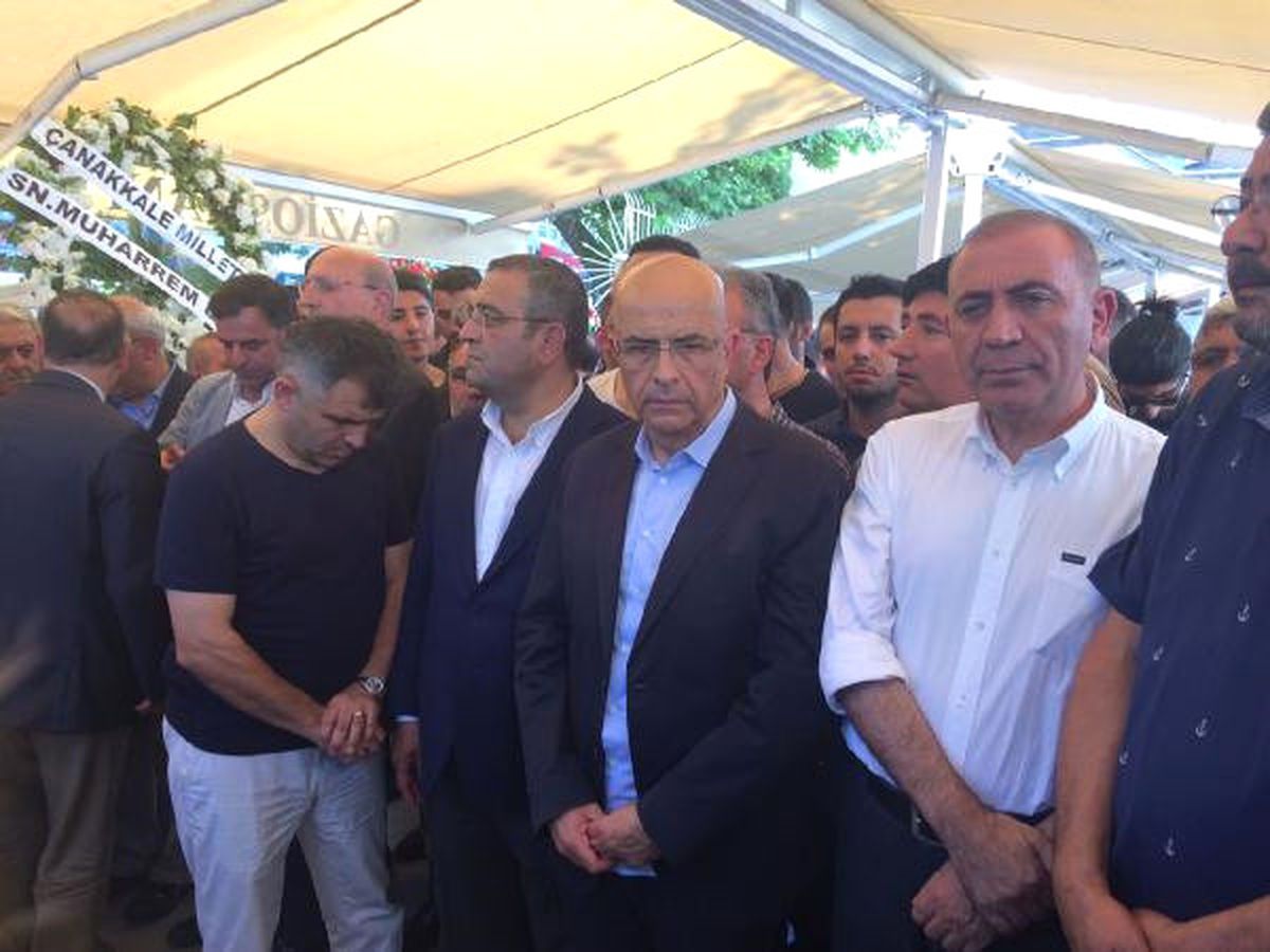 Enis Berberoğlu Kayınpederinin Cenazesine Katıldı (1)