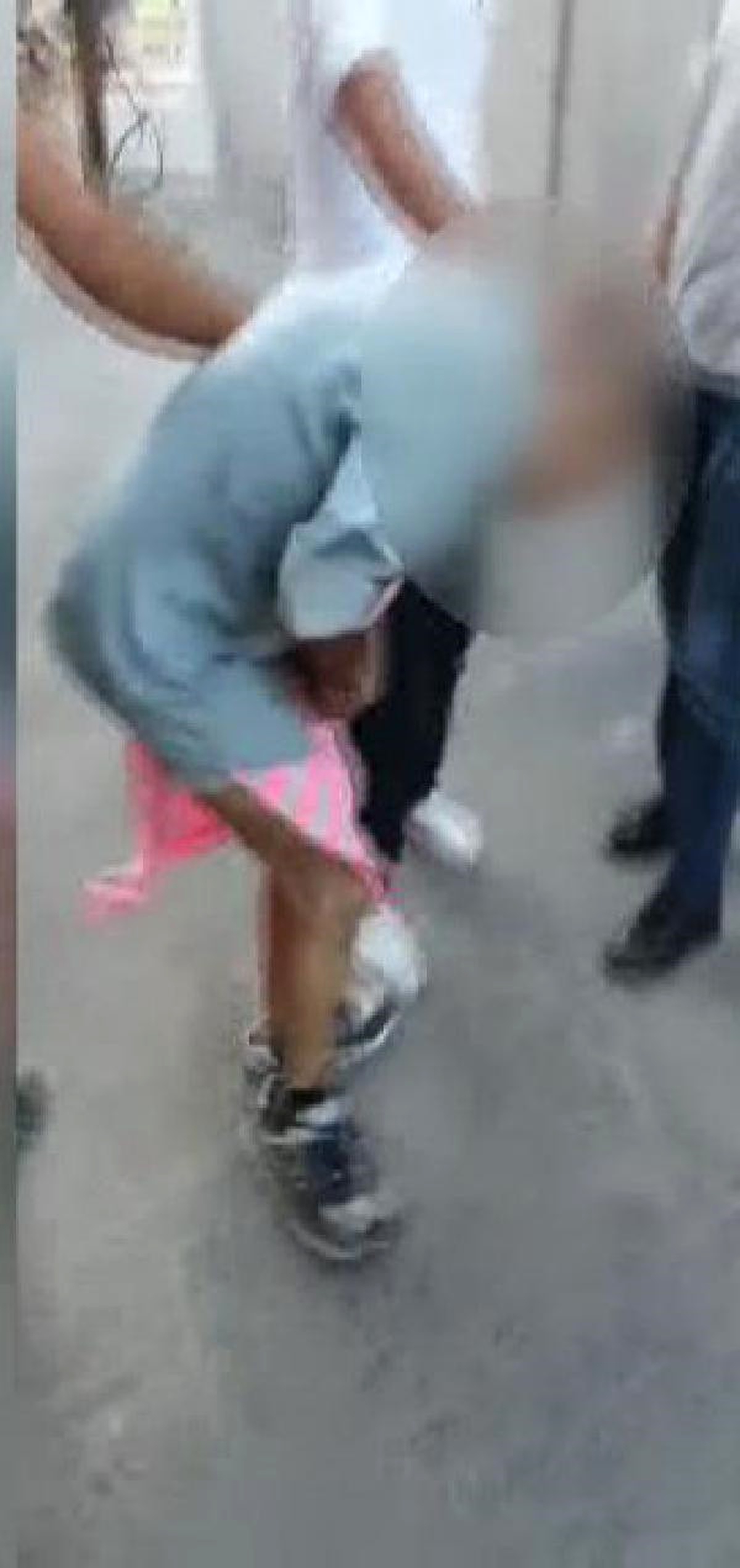 Etek Giydirip Döve Döve Sokakta Dolaştırdılar