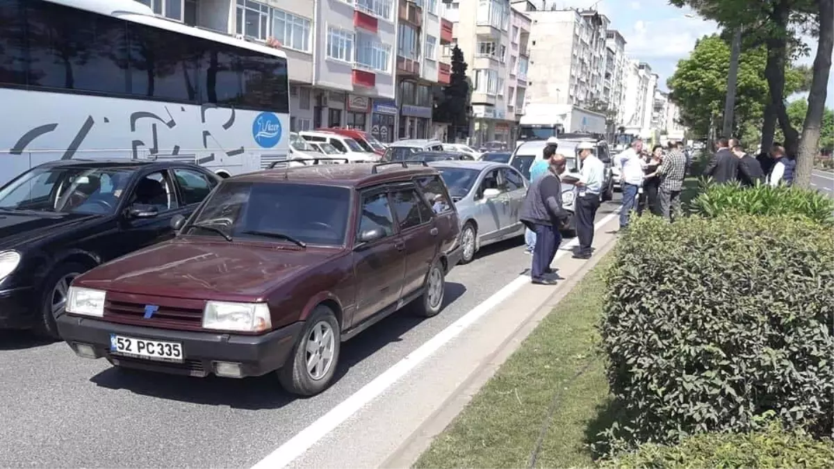 Fatsa\'da 2 Ayrı Trafik Kazası: 3 Yaralı