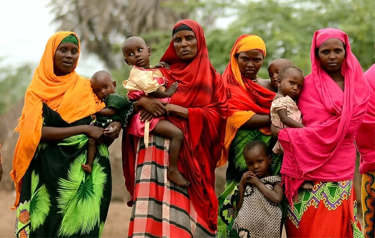 Fotoğraflarla 300 Bin Çocuğun Sokaklarda Yaşadığı Kenya