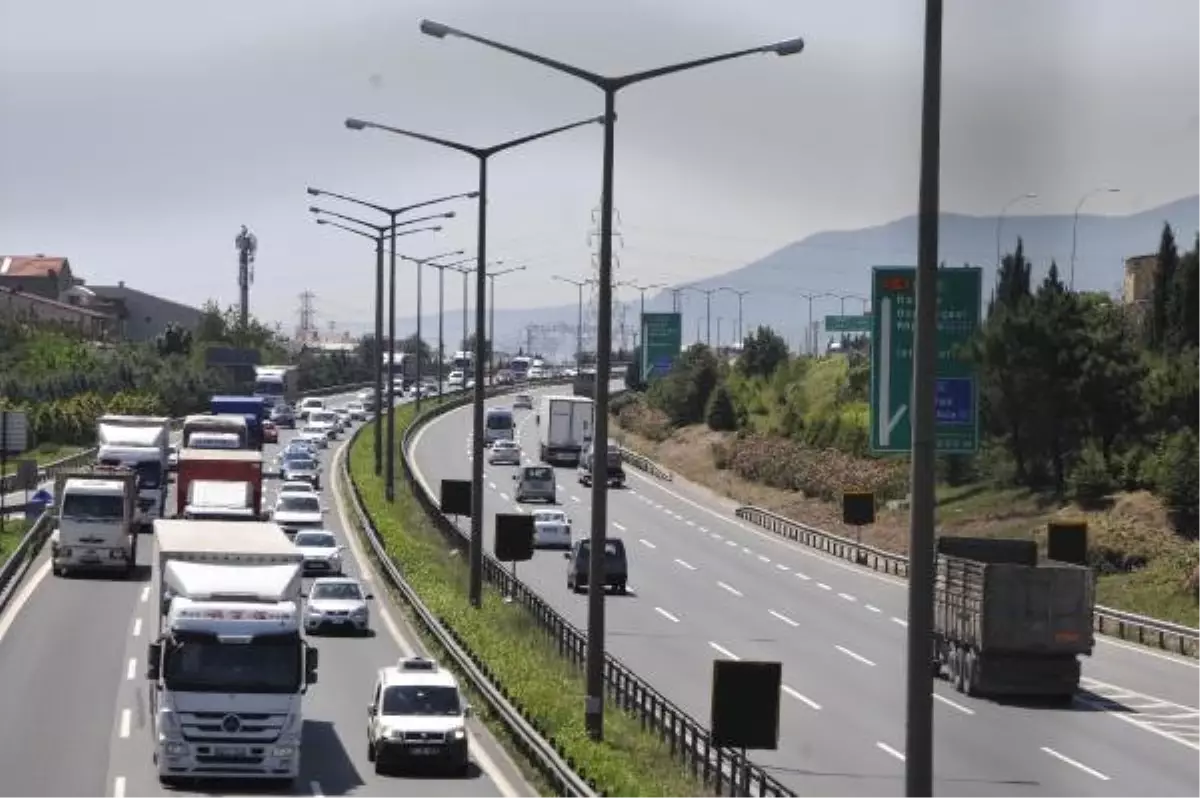 İzmit\'te Bayram Trafiği Yoğunluğu