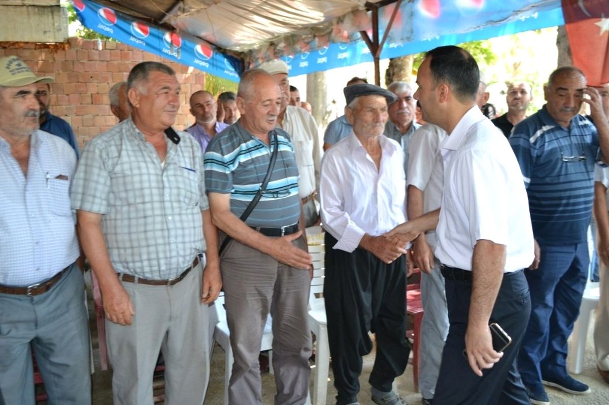 Kaymakam Taşdan, Vatandaşlarla Bayramlaştı