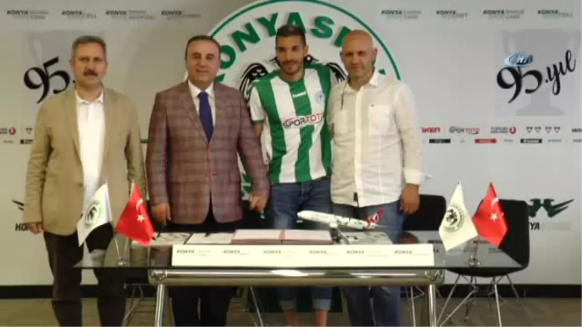 Konyaspor\'dan Çifte İmza