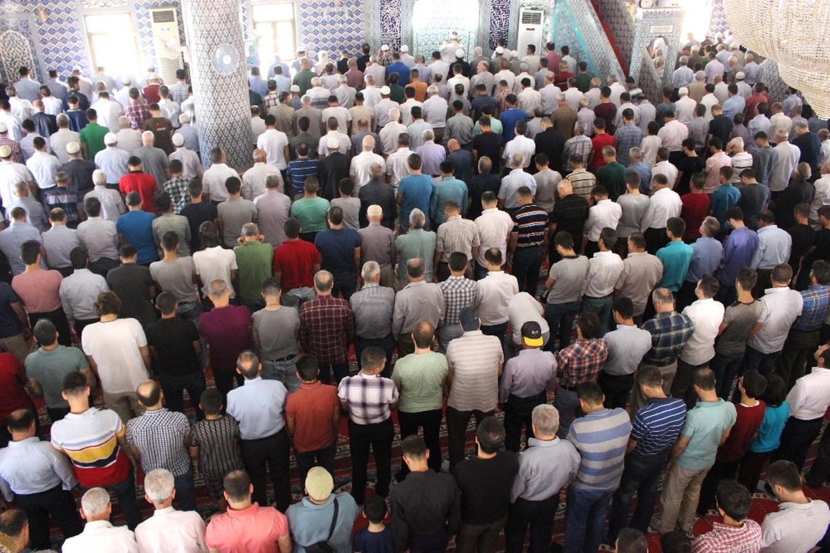 Mardin\'de Ramazan\'ın Son Cuma Namazı Eda Edildi