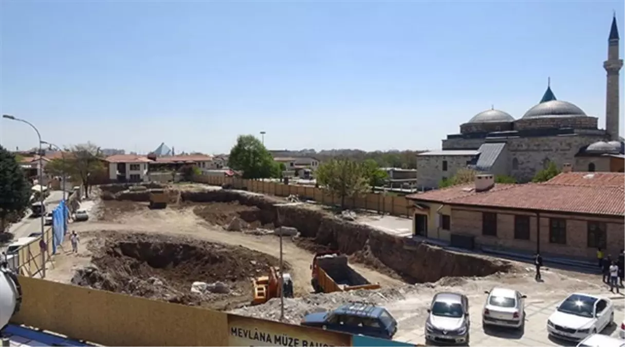 Mevlana Müzesi Bahçesindeki Ek Bina İnşaatı
