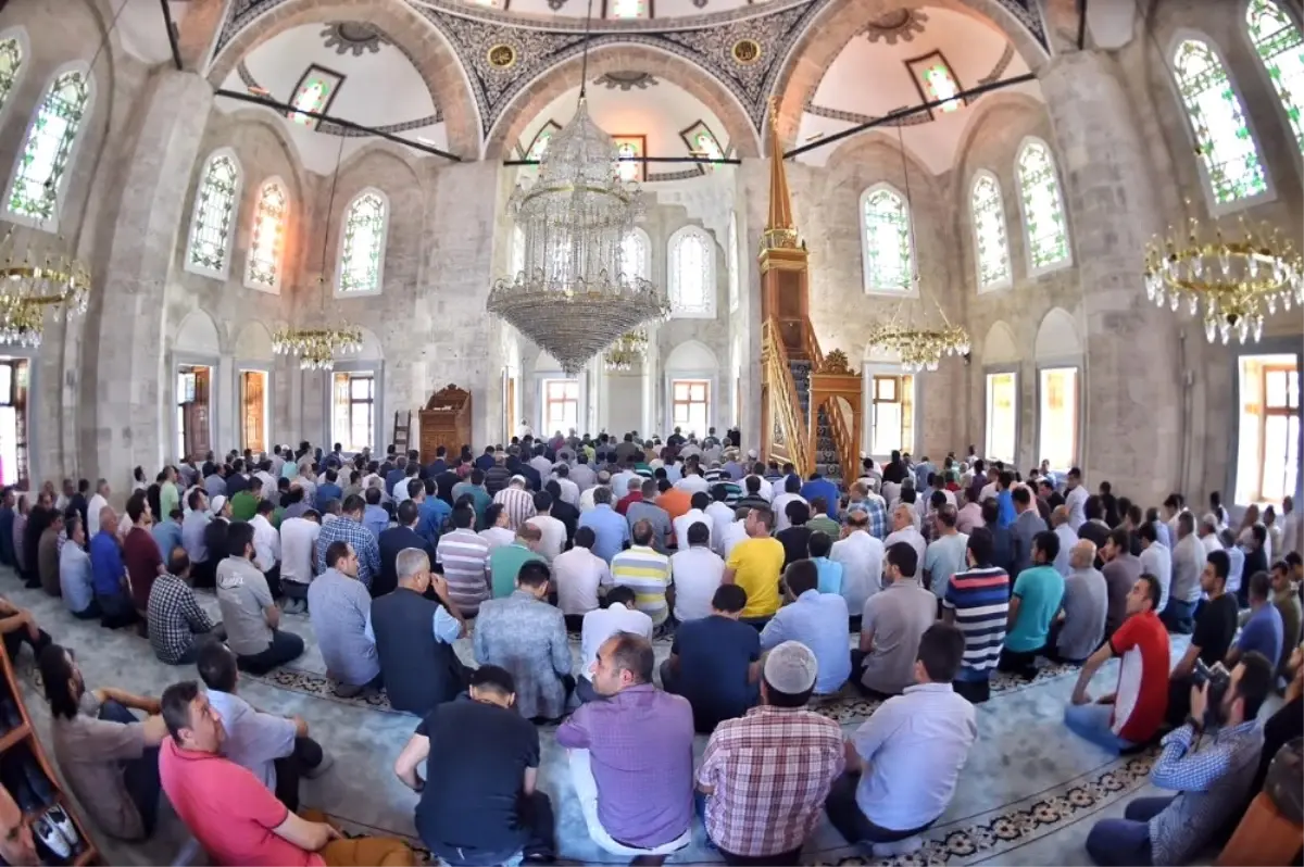 Mimar Sinan\'ın Eseri Molla Çelebi Camii Yeniden İbadete Açıldı