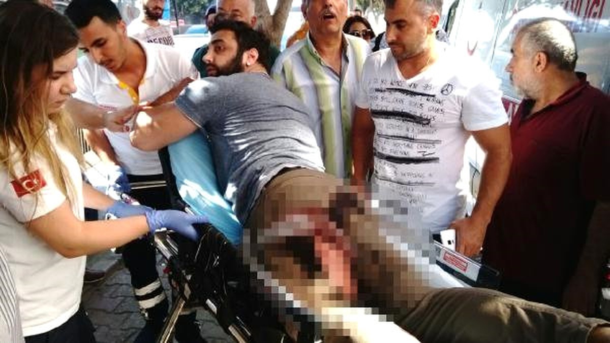 Minibüs Sürücüsü Yol İsteyen Vatandaşı Bıçakladı