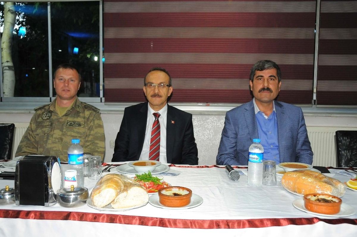 Muş Belediyesinden İftar Programı