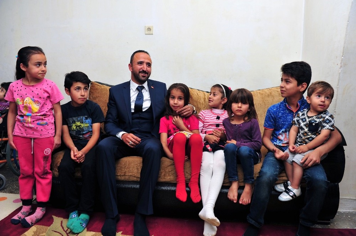 "Kimliksiz Türkmenler" Yardım Bekliyor