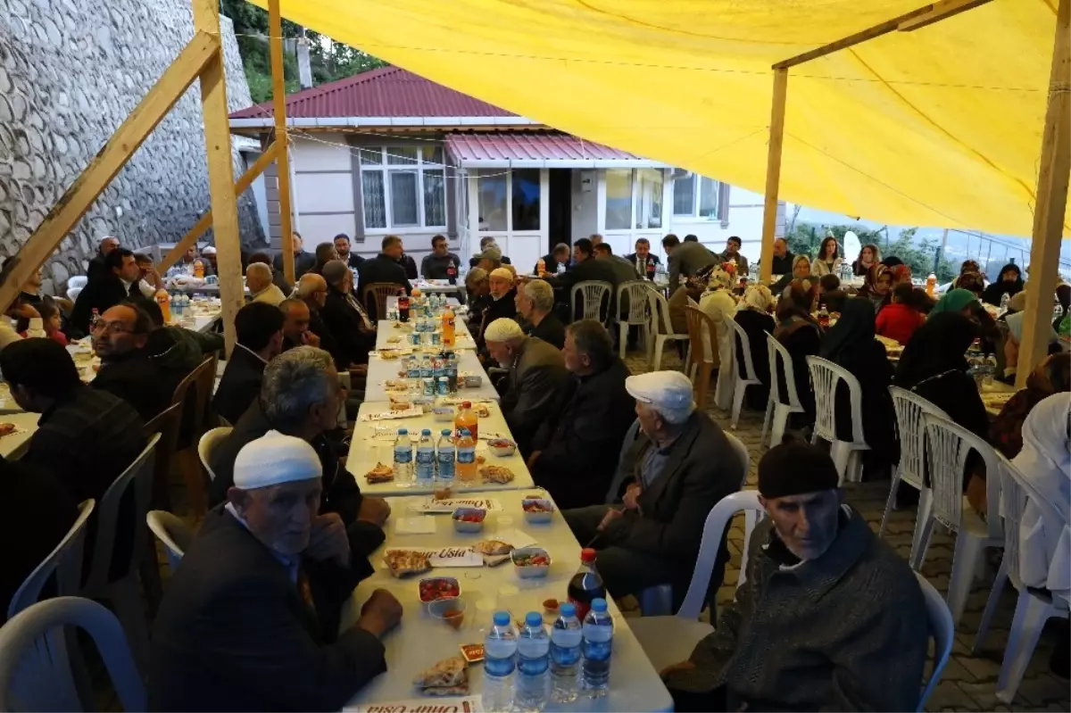 Şehit Ailesinden Protokole İftar