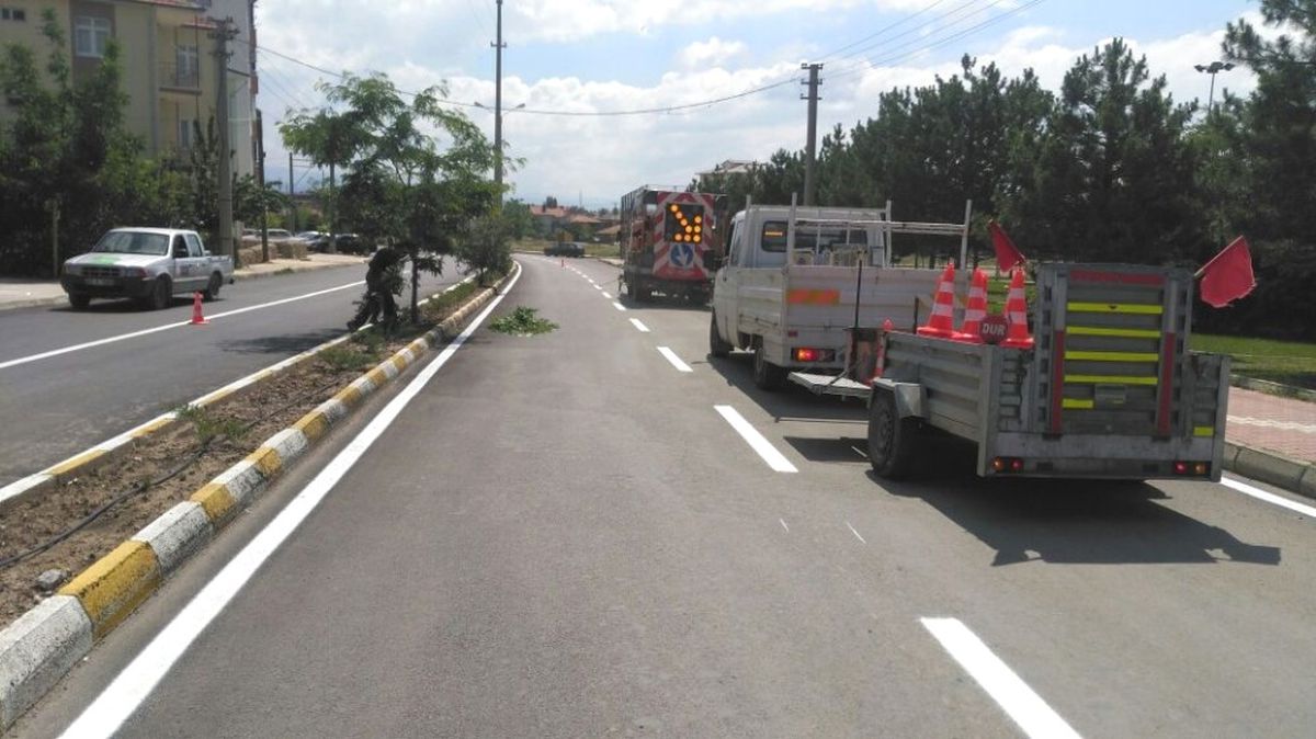 Seydişehir\'de Yol Çizgileme Çalışması