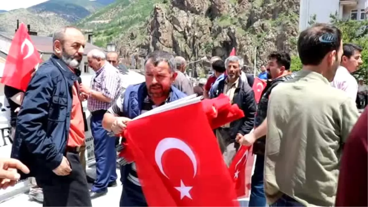 Tunceli\'de Kaçırılan Öğretmenin Sağ Olduğu Değerlendiriliyor