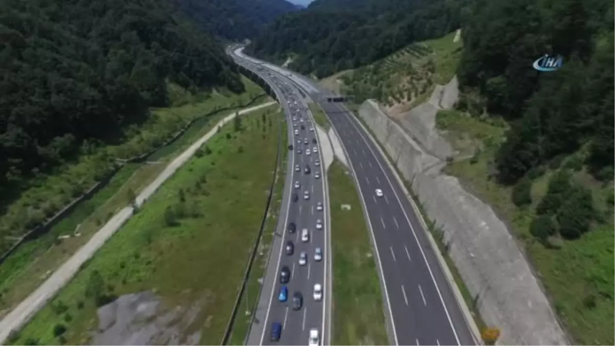 Bayram Trafiği Havadan Böyle Görüntülendi