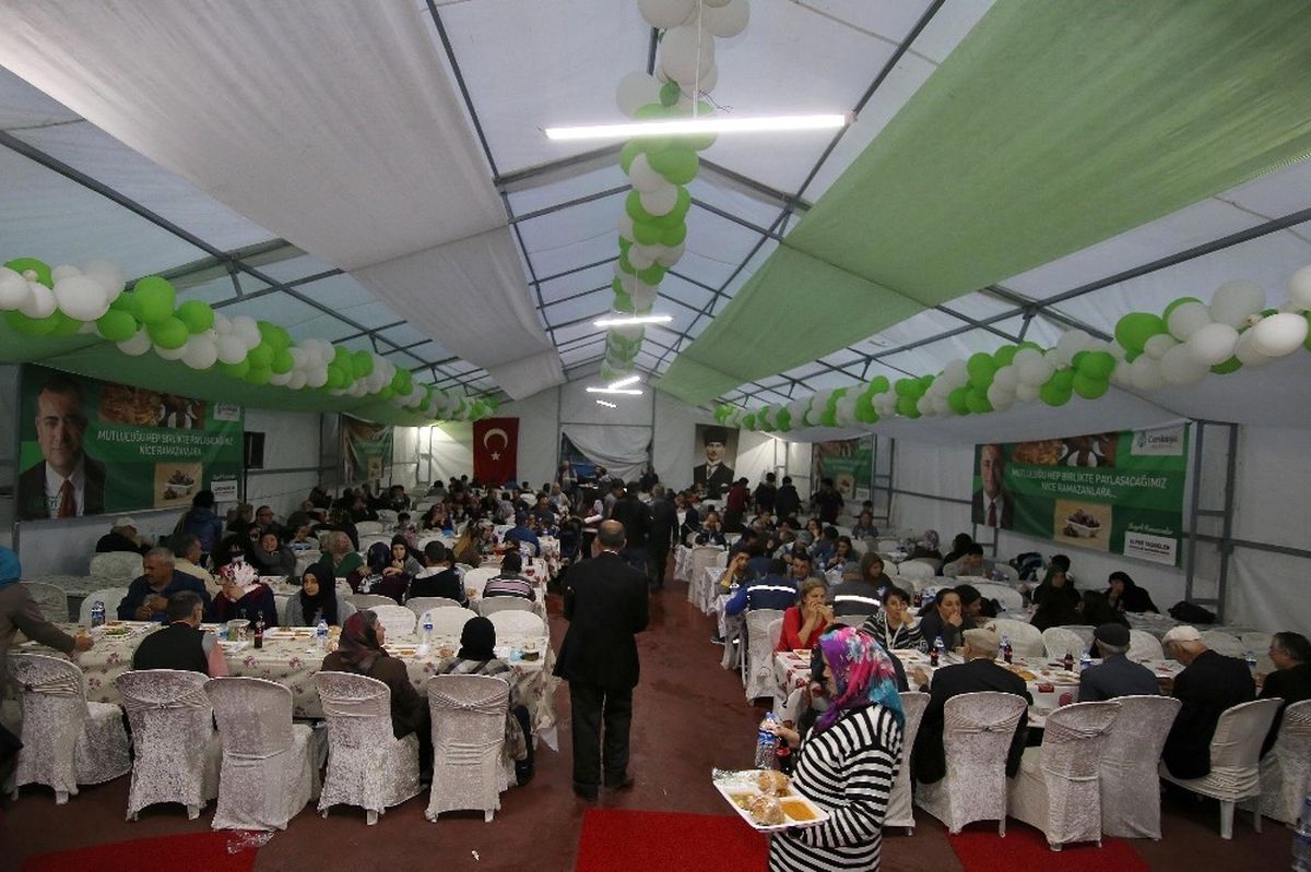 Çankaya Belediyesi Ramazan\'da 152 Bin Kişiyi İftar Sofrasında Ağırladı