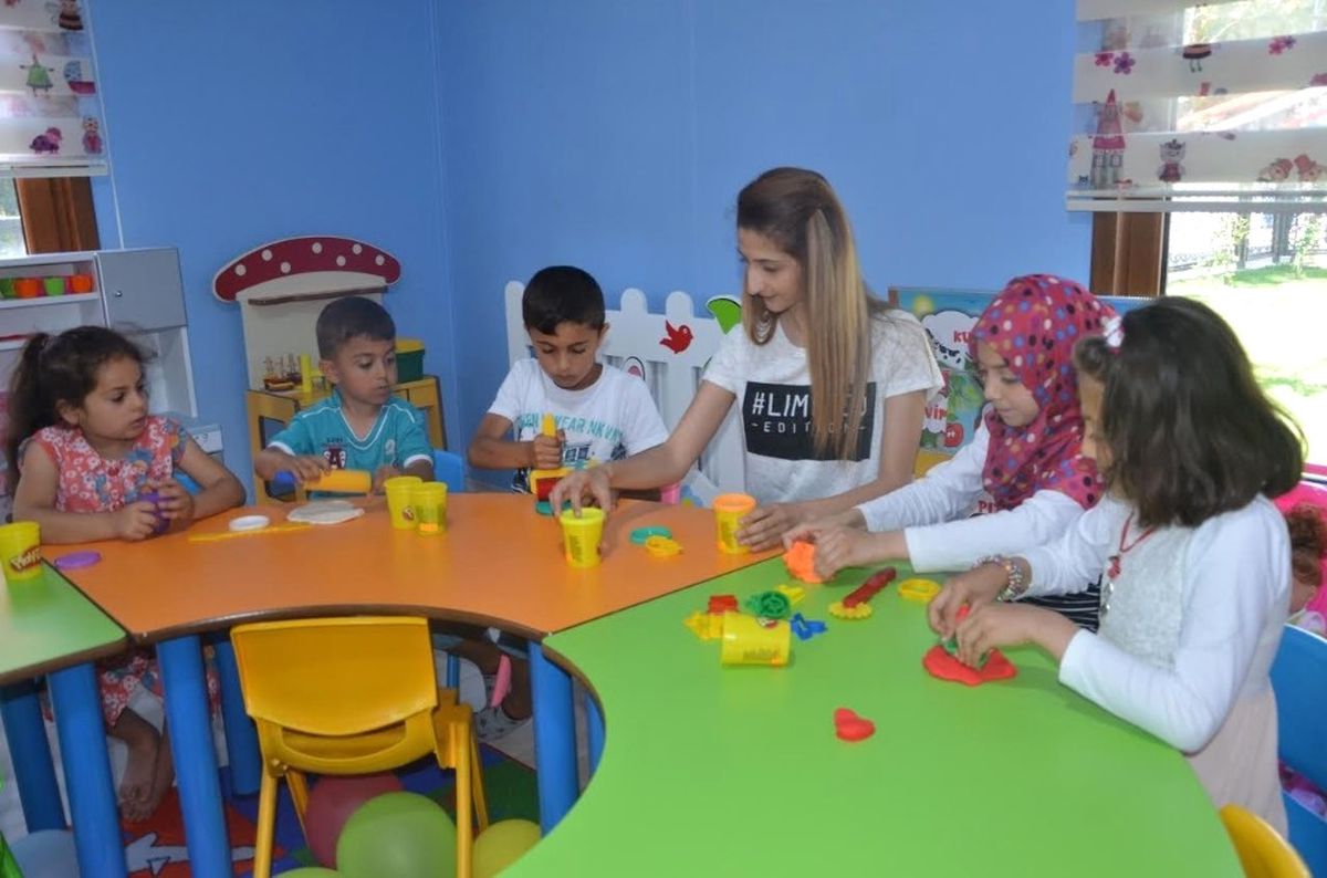 Çocuklar Pıtırcık Oyun Evi\'nde Hem Öğreniyor Hem Eğleniyor