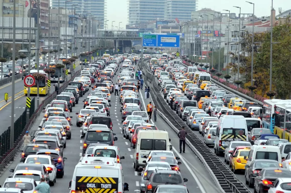 Dha İstanbul - İstanbul\'da Bayram Trafiği İftar Vaktine Kadar Sürdü