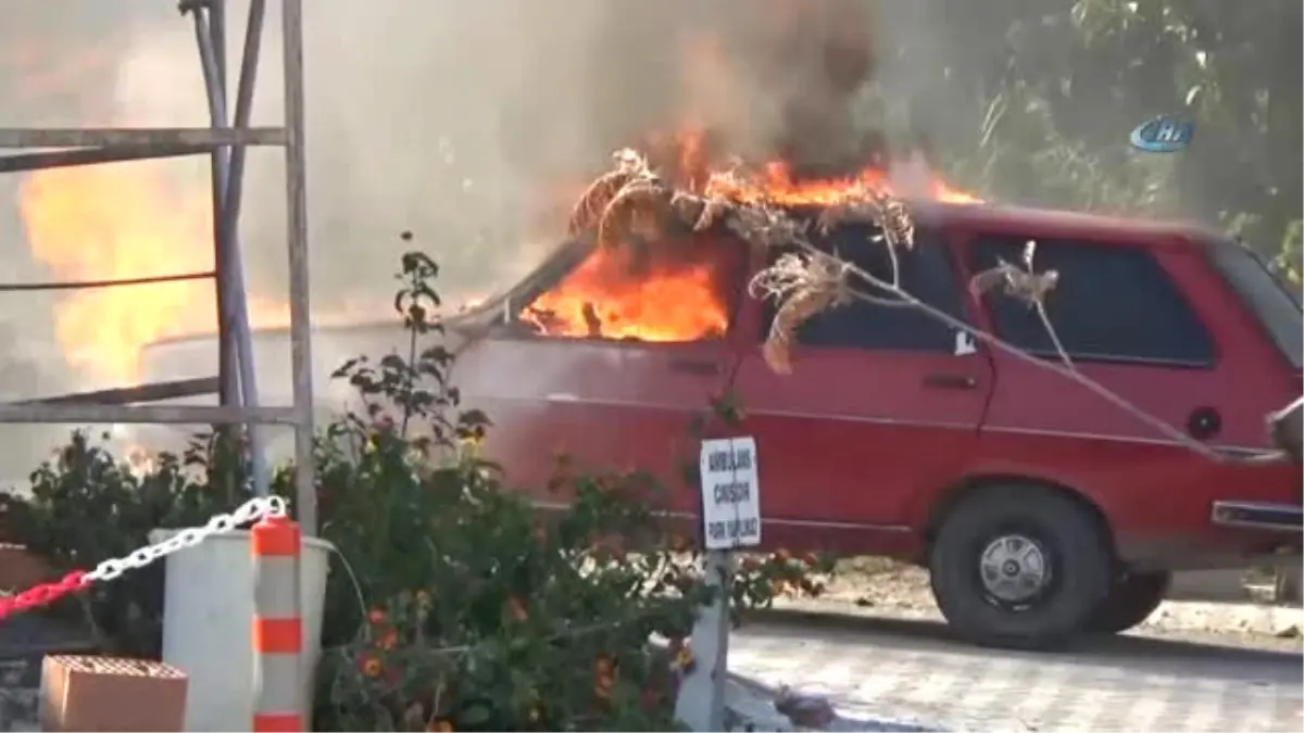 Hastane Bahçesine Park Etmek İstediği Otomobili Yandı