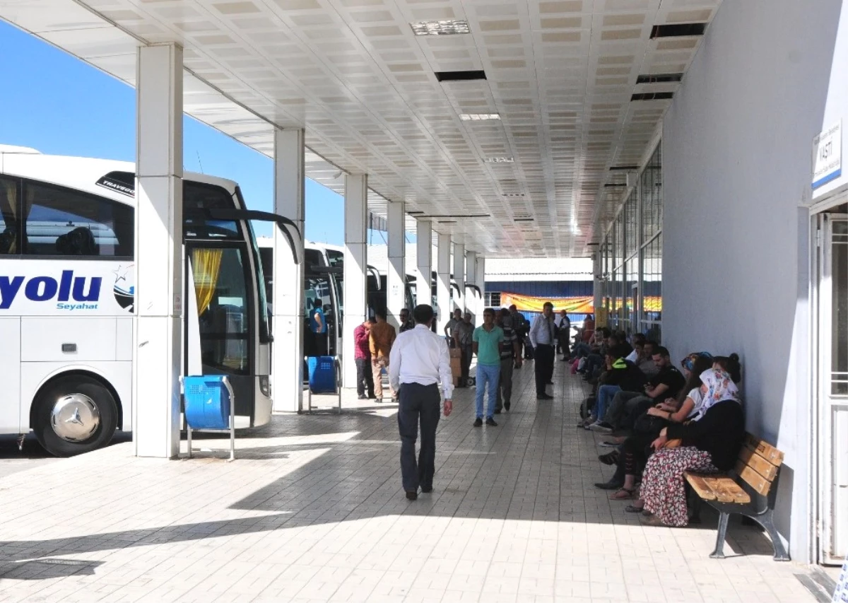 Havalimanı ve Otogarda Bayram Sessizliği