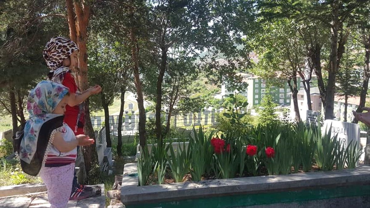 Kızılcahamam\'da Mezarlık Ziyareti