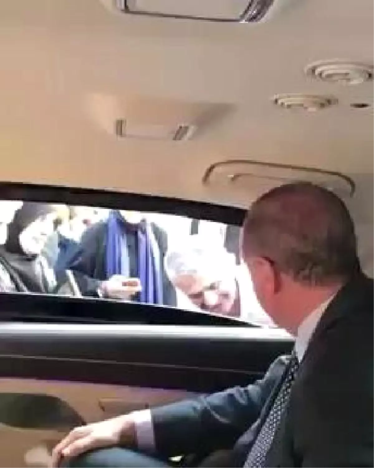 Konvoyu Durdurup Cumhurbaşkanı Erdoğan\'ı İftara Davet Etti