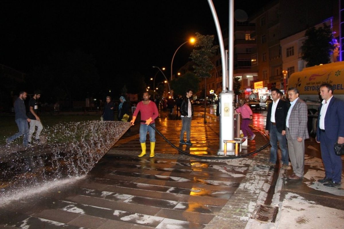Seydişehir\'de Cadde ve Sokaklar Yıkandı