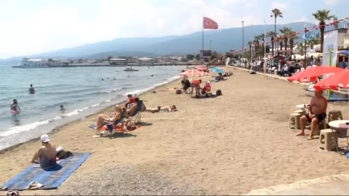 Tatilin İlk Gününde Sahiller Boş Kaldı