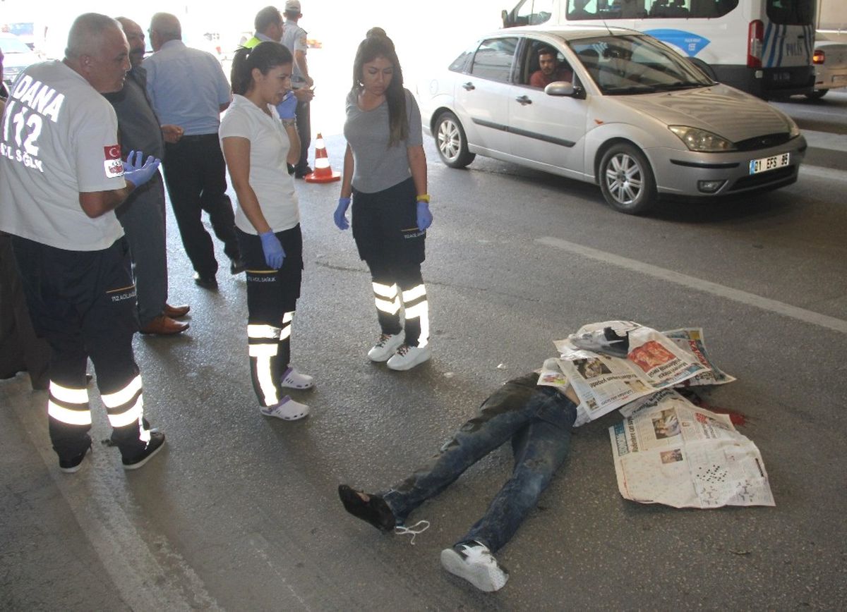 Adana\'da Trafik Kazası: 1 Ölü, 1 Ağır Yaralı