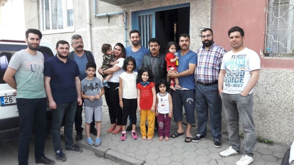 Azerbaycanlılar Derneği Üyeleri Türkmen Ailelerle Hem Bayramlaştı Hem de Yardımlaştı