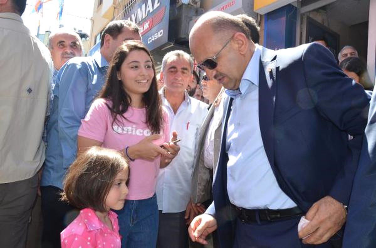 Bakan Lşık, Gebze\'de Partililerle Baramlaştı