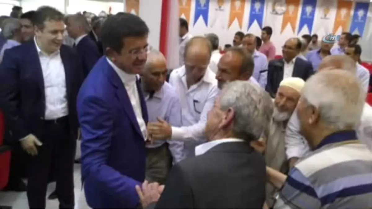 Bakan Zeybekci Telsizden Anonsla Polislerin Bayramını Kutladı