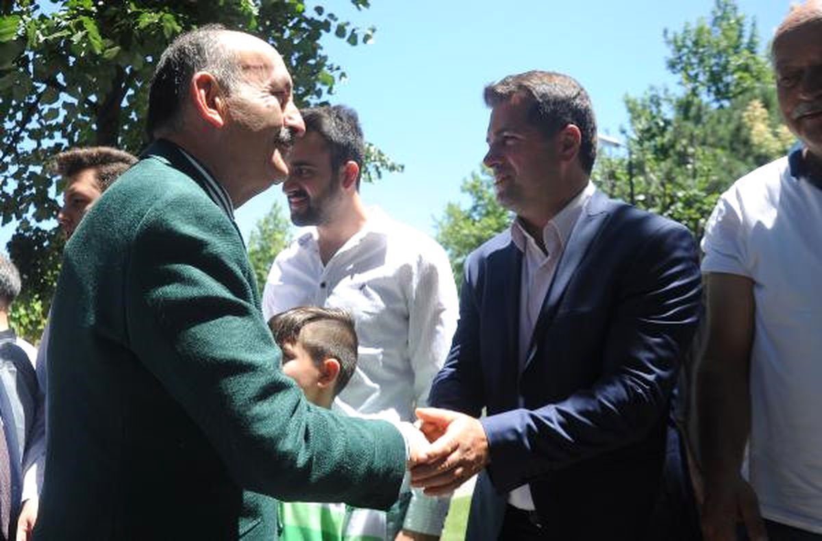 Bakanlar Müezzinoğlu ve Çelik\'ten Çocuklara Bayram Harçlığı (2)
