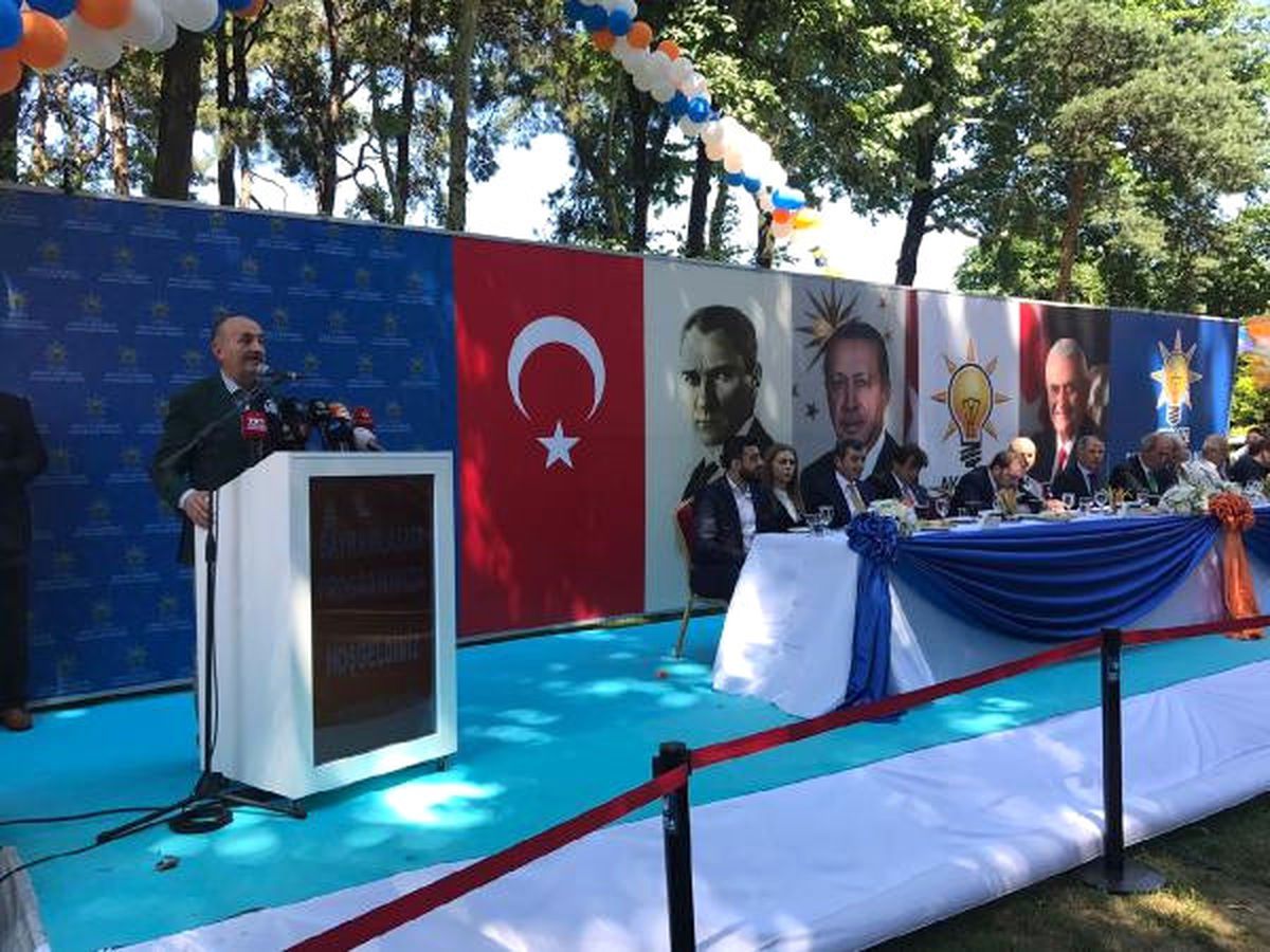 Bakanlar Müezzinoğlu ve Çelik\'ten Çocuklara Bayram Harçlığı (3)