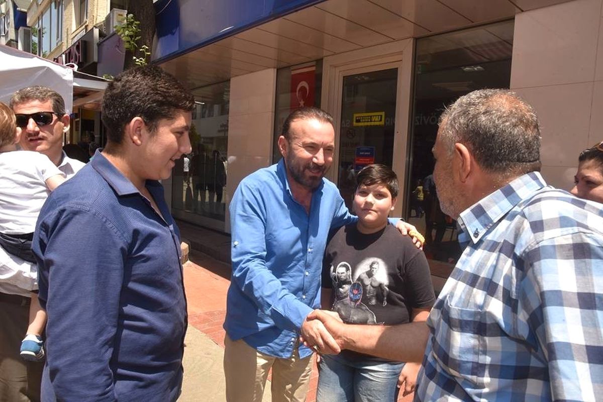 Başkan Doğan Esnaf ve Vatandaşlarla Bayramlaştı