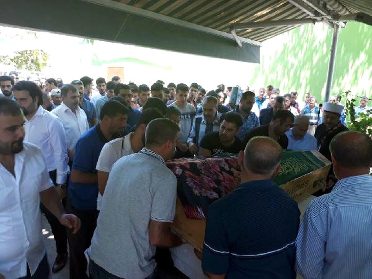 Elazığ\'da Arının Soktuğu Kadın Yaşamını Yitirdi