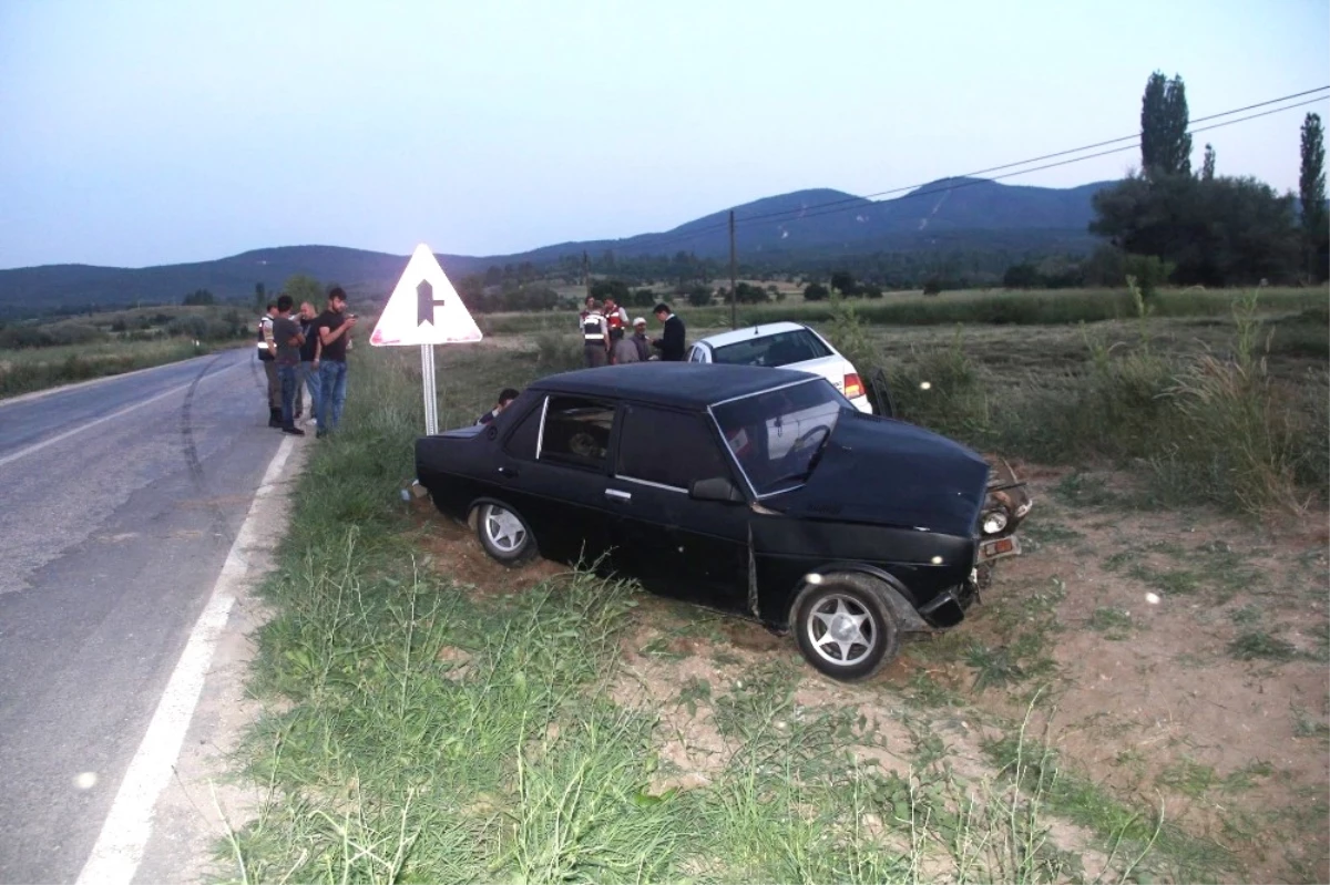 Hisarcık\'ta Trafik Kazası: 3 Yaralı