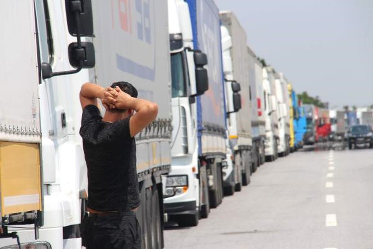 Kapıkule\'de 20 Kilometre Tır Kuyruğu