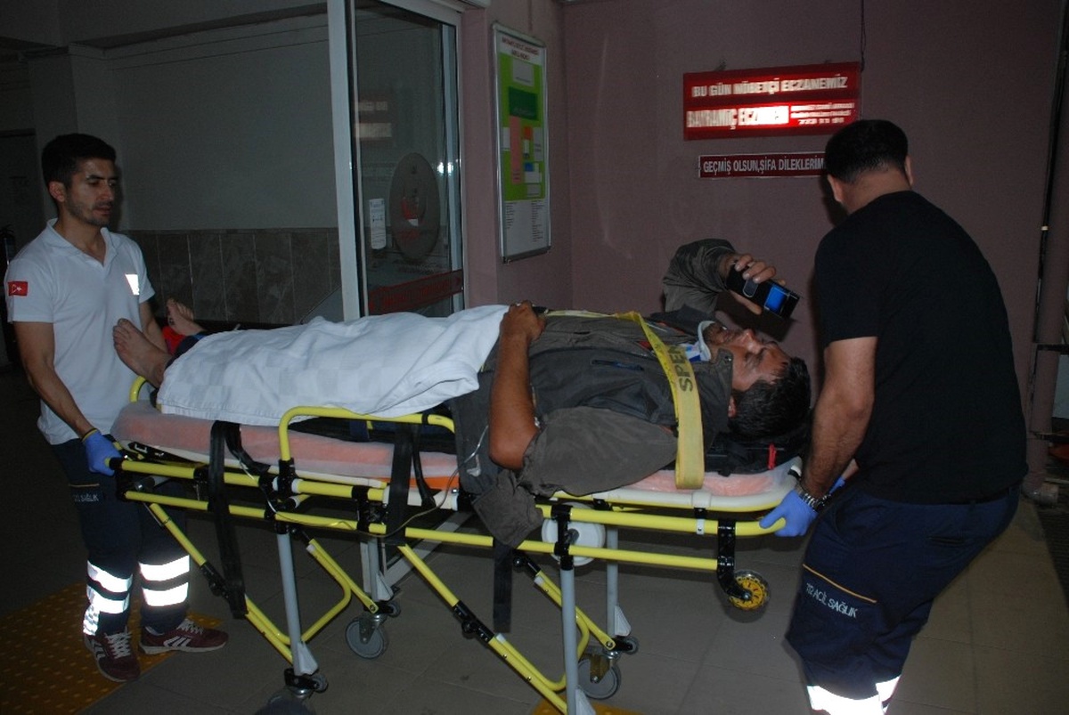 Otomobil ile Motosiklet Çarpıştı: 1 Yaralı