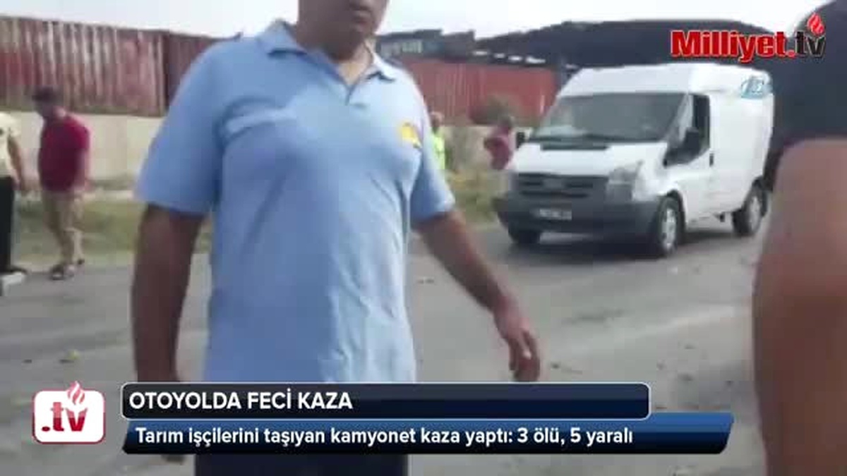 Tarım İşçilerini Taşıyan Kamyonet Kaza Yaptı