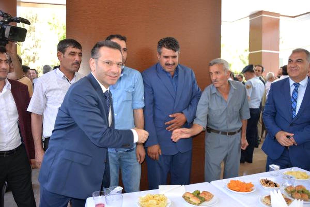 Vali Aksoy, Hem Bayramlaştı, Hem Vedalaştı