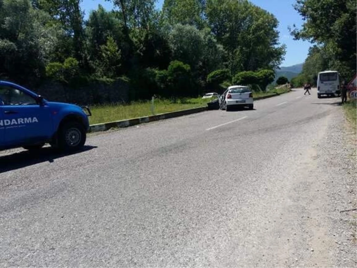 Zonguldak\'ta Trafik Kazası: 5 Yaralı