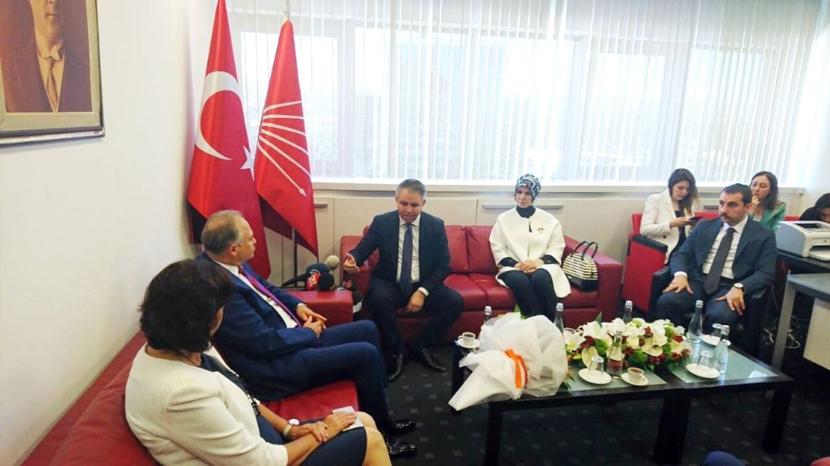 AK Parti\'den CHP\'ye Bayram Ziyareti