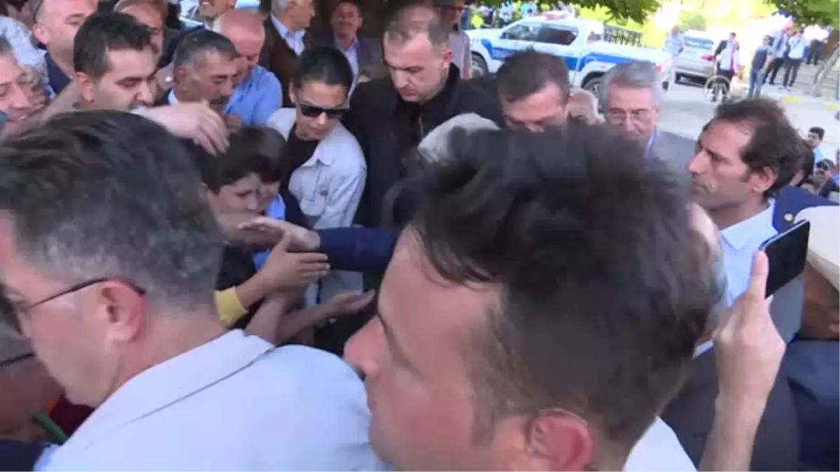 Başbakan Yıldırım: "Fetö\'cülerin, Bölücülerin Ayakta Alkışladığı Yürüyüşlerde Bu Milletin Işi Olmaz"