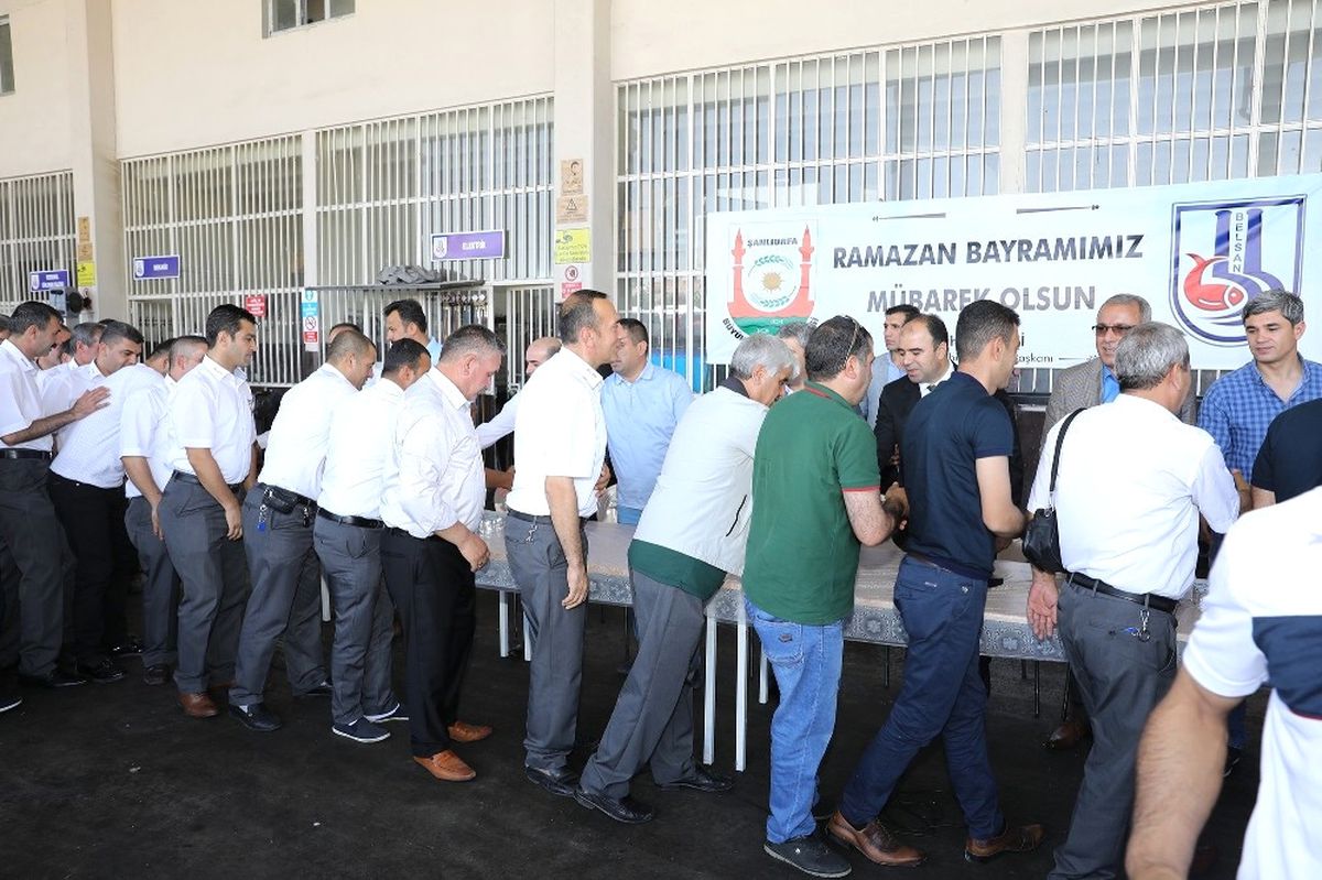 Çiftçi\'den Başarılı Personele Plaket