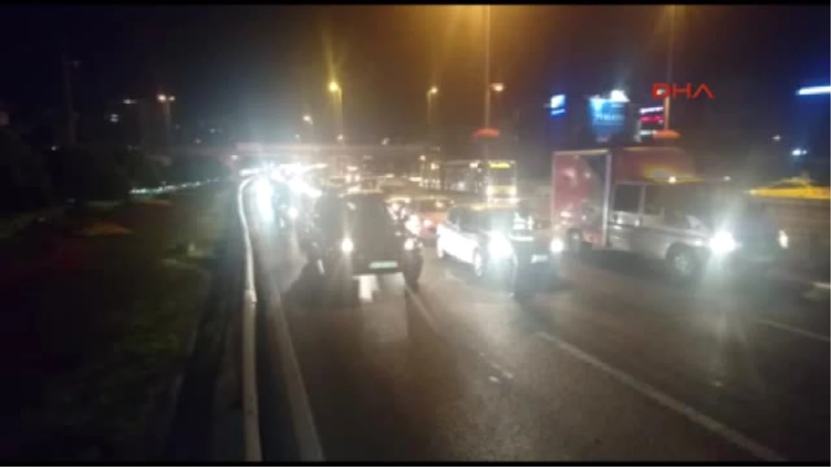 E-5\'te Kaza Ankara Istikametinde Trafik Durdu