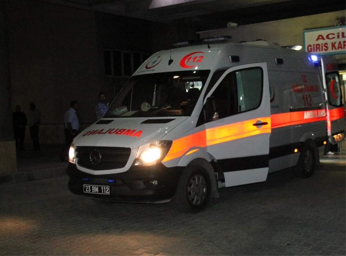 Elazığ\'da Bir Garip Olay! Kafasından Vurulmuş Cesedi Ambulansa Verip Kaçtılar
